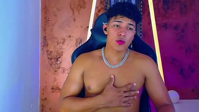 jamescurli  online show from 02-01-25, 10:26