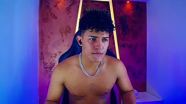 jamescurli  online show from 02-02-25, 07:09