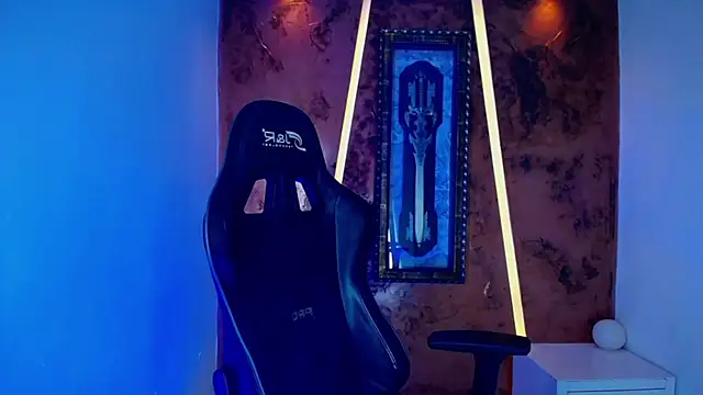 jamescurli  online show from 02-10-25, 09:14