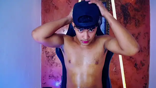 jamescurli  online show from 02-13-25, 01:59