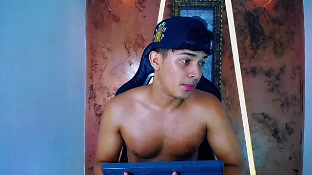 jamescurli  online show from 02-13-25, 05:33