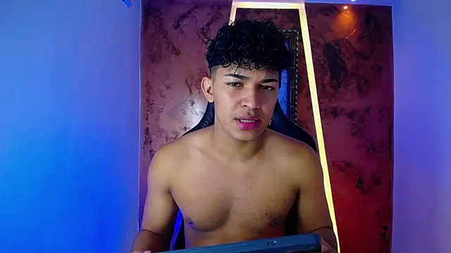 jamescurli  online show from 02-24-25, 04:38