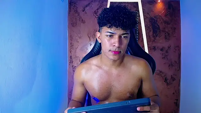 jamescurli  online show from 02-24-25, 07:44