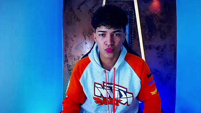 jamescurli  online show from 02-27-25, 03:47