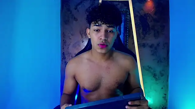 jamescurli  online show from 03-01-25, 04:15