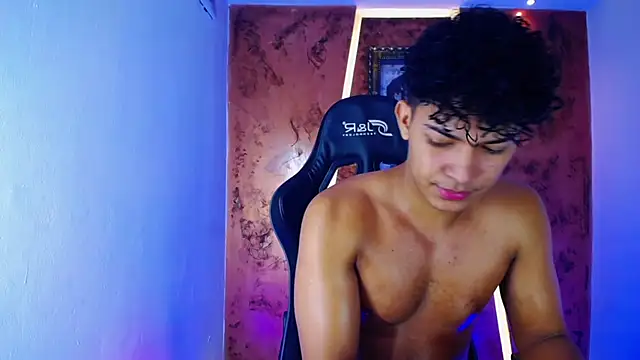 jamescurli  online show from 03-03-25, 05:53