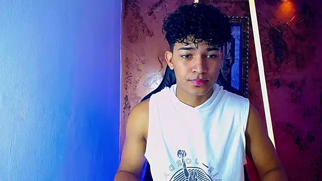 jamescurli  online show from 03-07-25, 05:08