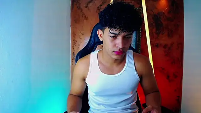 jamescurli  online show from 03-11-25, 05:05