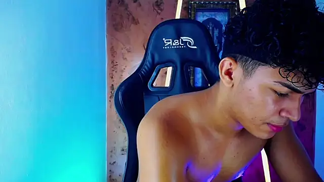 jamescurli  online show from 03-11-25, 08:09