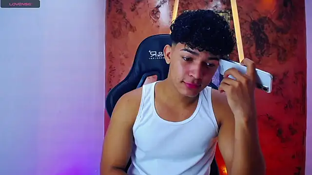 jamescurli  online show from 03-13-25, 05:43