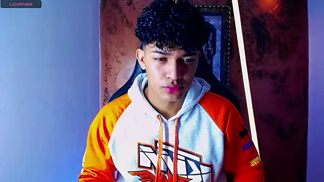 jamescurli  online show from 03-15-25, 04:24