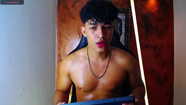 jamescurli  online show from 03-20-25, 03:45