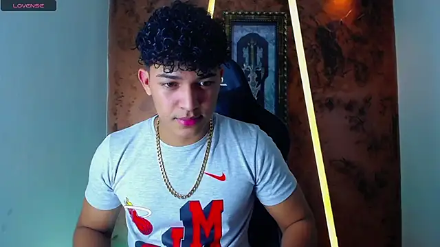 jamescurli  online show from 03-21-25, 04:17