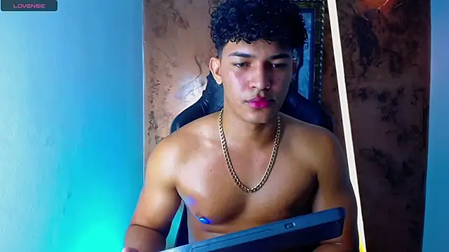 jamescurli  online show from 03-22-25, 07:47