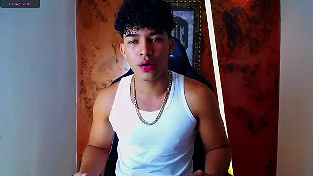 jamescurli  online show from 03-23-25, 05:10