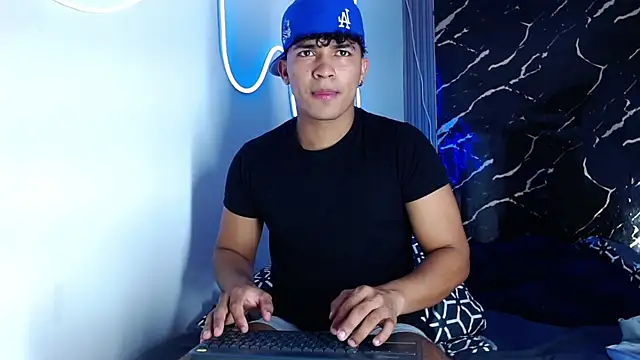 jamescurli  online show from 10-01-25, 02:45