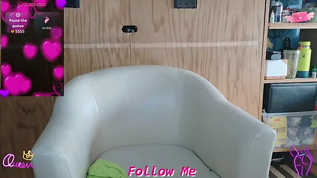 QueenYsuRey online show from 02-26-26, 07:24