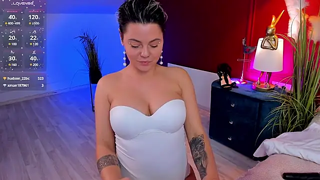 Snapshot of Lady_AliBi chatting on 02-18-25, 03:32 Lady AliBi online show from 02-18-25, 03:32