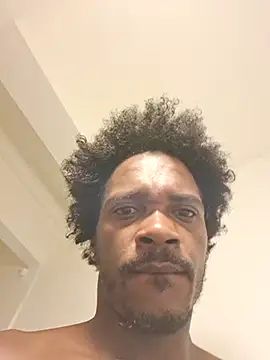 Snapshot of pikolo97 chatting on 10-19-25, 09:21 pikolo97 online show from 10-19-25, 09:21