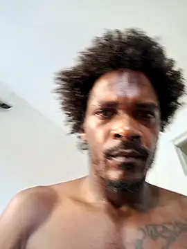 Snapshot of pikolo97 chatting on 10-31-25, 11:22 pikolo97 online show from 10-31-25, 11:22