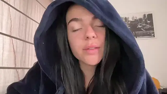 Snapshot of yorkshiregal chatting on 12-02-24, 09:24 yorkshiregal online show from 12-02-24, 09:24