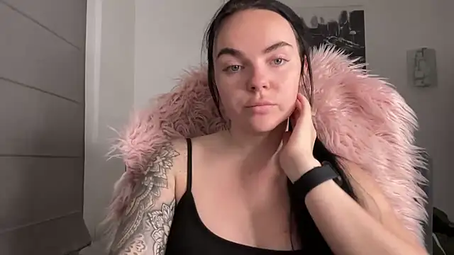 Snapshot of yorkshiregal chatting on 12-11-24, 06:47 yorkshiregal online show from 12-11-24, 06:47