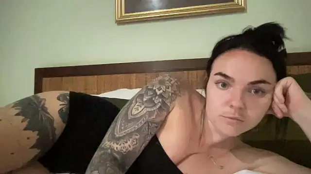 Snapshot of yorkshiregal chatting on 01-18-25, 08:41 yorkshiregal online show from 01-18-25, 08:41