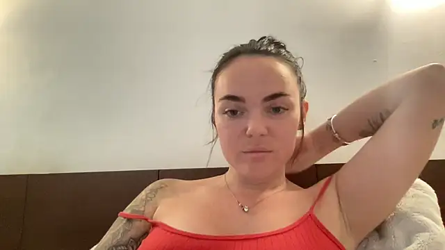 Snapshot of yorkshiregal chatting on 02-28-25, 01:03 yorkshiregal online show from 02-28-25, 01:03