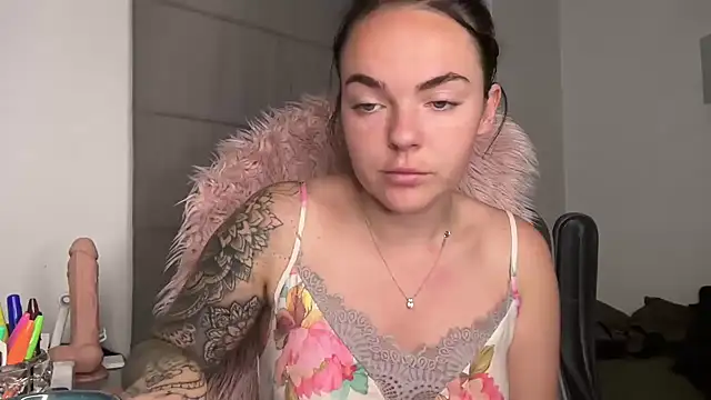 Snapshot of yorkshiregal chatting on 03-11-25, 05:49 yorkshiregal online show from 03-11-25, 05:49