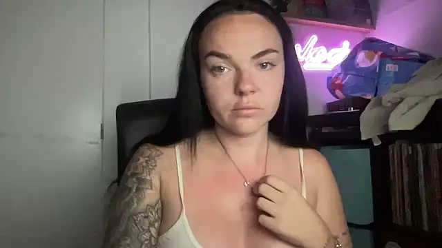 Snapshot of yorkshiregal chatting on 09-14-25, 05:39 yorkshiregal online show from 09-14-25, 05:39