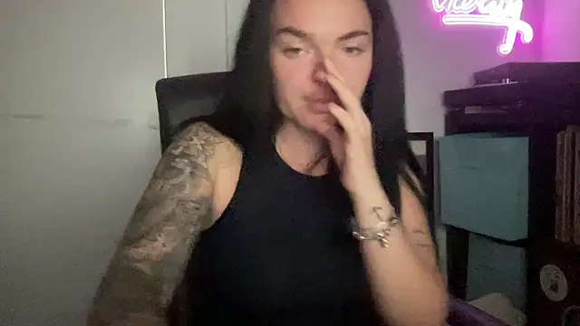 Snapshot of yorkshiregal chatting on 09-15-25, 08:03 yorkshiregal online show from 09-15-25, 08:03