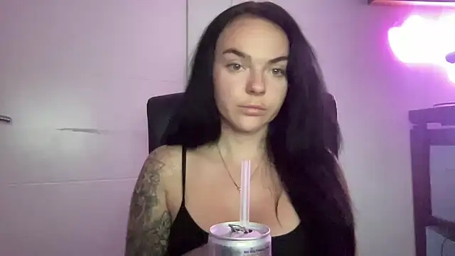 Snapshot of yorkshiregal chatting on 10-12-25, 06:12 yorkshiregal online show from 10-12-25, 06:12