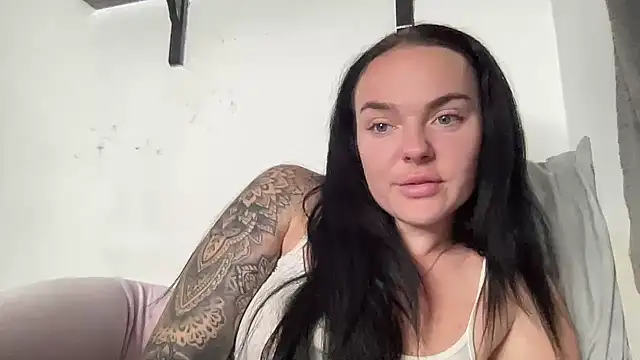 Snapshot of yorkshiregal chatting on 10-14-25, 07:09 yorkshiregal online show from 10-14-25, 07:09