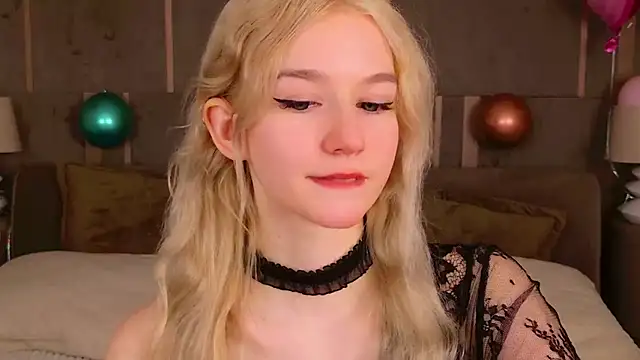 Snapshot of NaomiLoys chatting on 02-15-25, 03:09 NaomiLoys online show from 02-15-25, 03:09