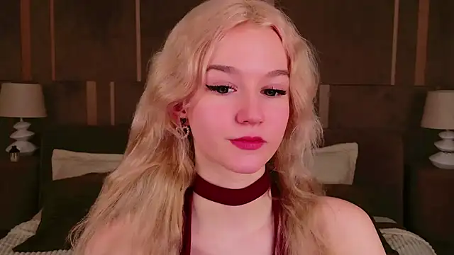 Snapshot of NaomiLoys chatting on 03-22-25, 03:30 NaomiLoys online show from 03-22-25, 03:30