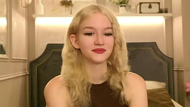 Snapshot of NaomiLoys chatting on 09-22-25, 10:50 NaomiLoys online show from 09-22-25, 10:50