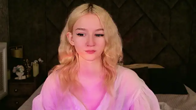 NaomiLoys online show from 11-14-25, 10:58