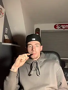 MikesWood21 online show from 12-07-24, 07:21