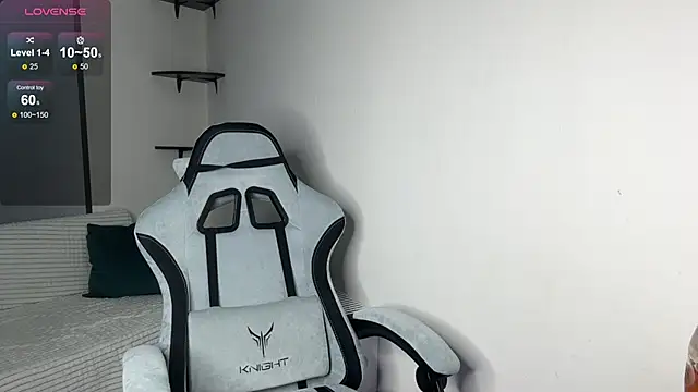 Snapshot of Leela_sun chatting on 01-13-25, 10:03 Leela sun online show from 01-13-25, 10:03