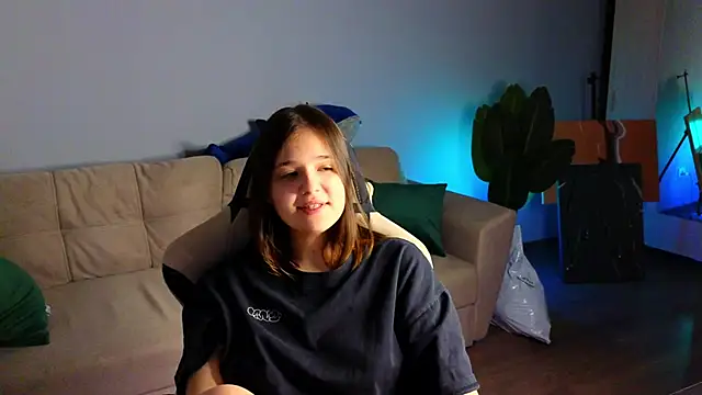 Snapshot of Leela_sun chatting on 02-21-25, 02:06 Leela sun online show from 02-21-25, 02:06