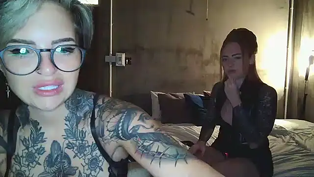 Snapshot of Alexandersonxo chatting on 02-08-25, 01:01 Alexandersonxo online show from 02-08-25, 01:01