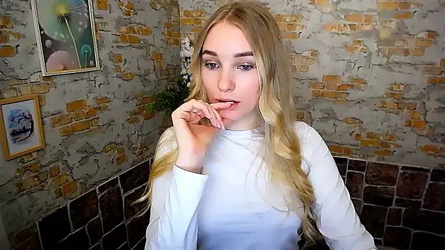 Queen ofLove online show from 02-18-25, 05:10