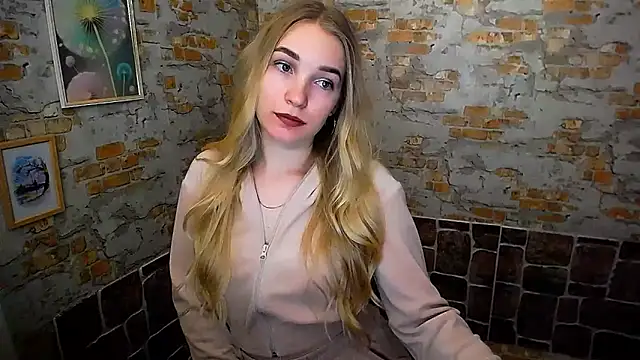 Queen ofLove online show from 02-19-25, 01:50