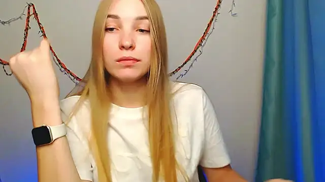 Queen ofLove online show from 01-08-26, 07:38