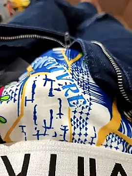 Snapshot of crrazy_boy1_ chatting on 10-02-25, 06:31 crrazy boy1 online show from 10-02-25, 06:31