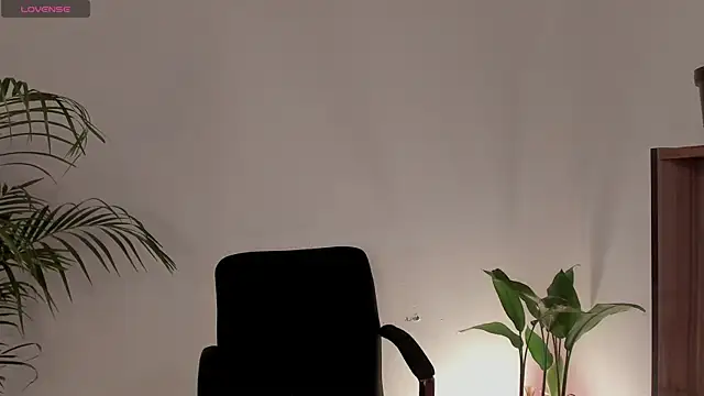 CherryyBrrr1 online show from 12-15-25, 08:24