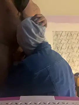 Snapshot of mikemacluffy chatting on 01-24-25, 02:41 mikemacluffy online show from 01-24-25, 02:41