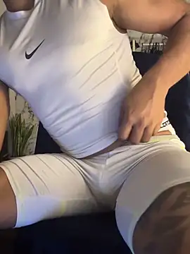 Snapshot of mikemacluffy chatting on 03-22-25, 01:41 mikemacluffy online show from 03-22-25, 01:41