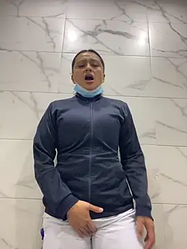 Keittly  online show from 10-08-25, 03:26