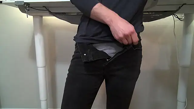 Snapshot of katbot chatting on 12-18-24, 05:10 katbot online show from 12-18-24, 05:10